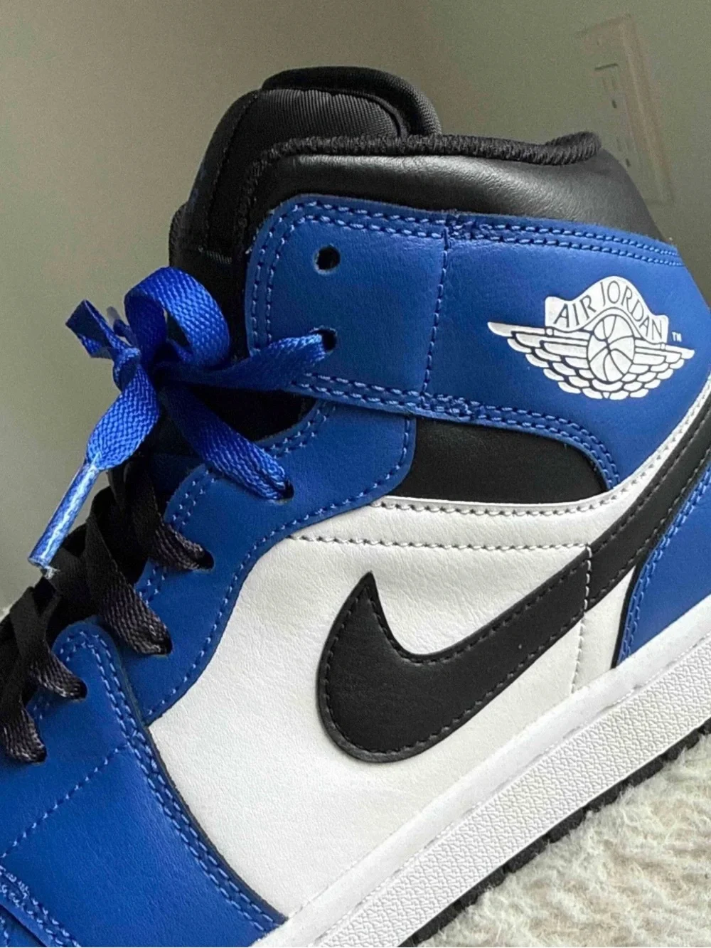 Air Jordan 1 Mid Game Royal